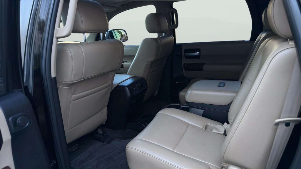 Photo 22 of this TOYOTA SEQUOIA