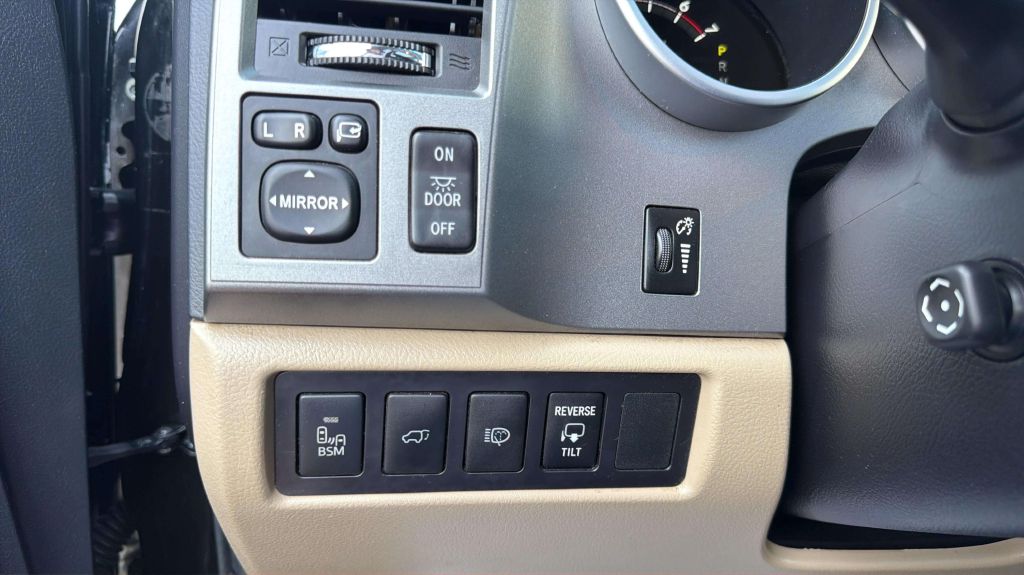 Photo 36 of this TOYOTA SEQUOIA