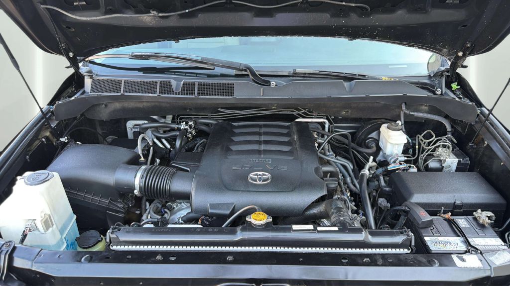 Photo 38 of this TOYOTA SEQUOIA