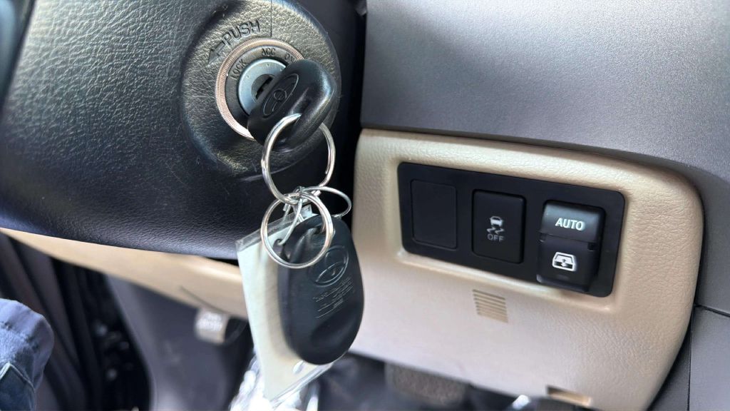 Photo 40 of this TOYOTA SEQUOIA