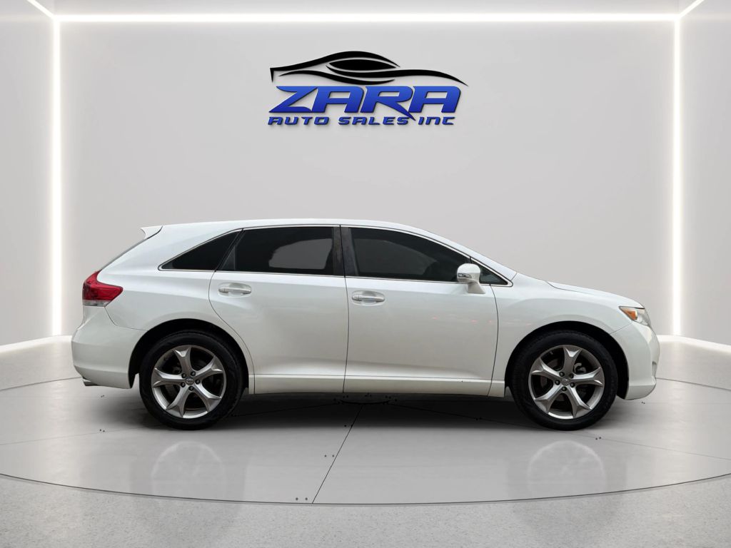 Photo 7 of this TOYOTA VENZA