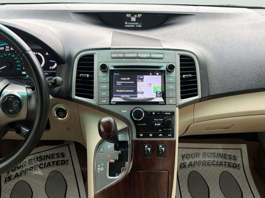 Photo 18 of this TOYOTA VENZA
