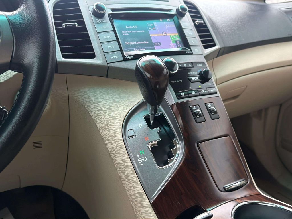 Photo 19 of this TOYOTA VENZA