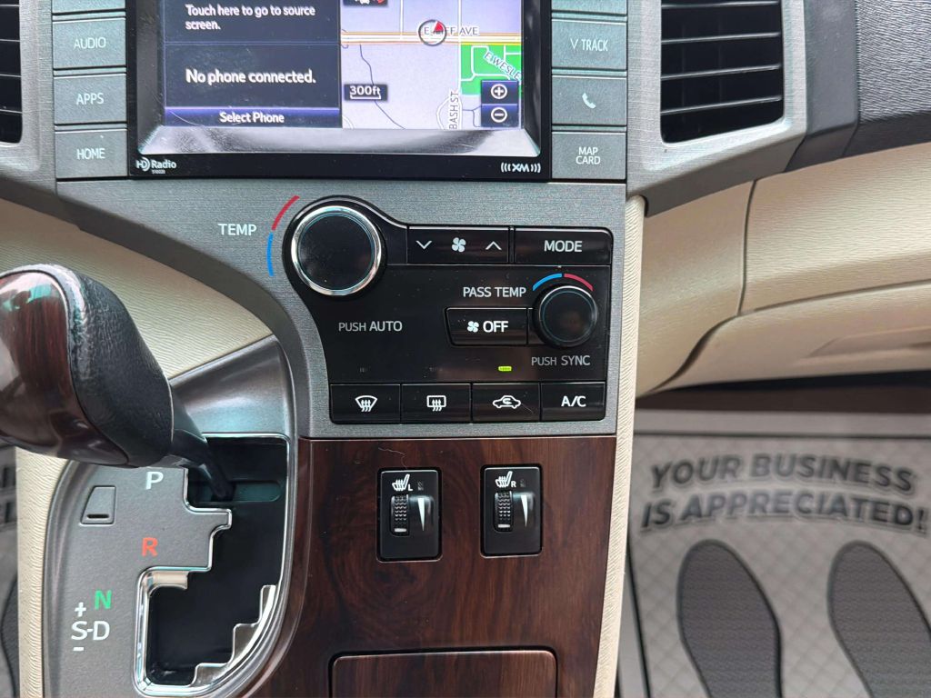 Photo 20 of this TOYOTA VENZA