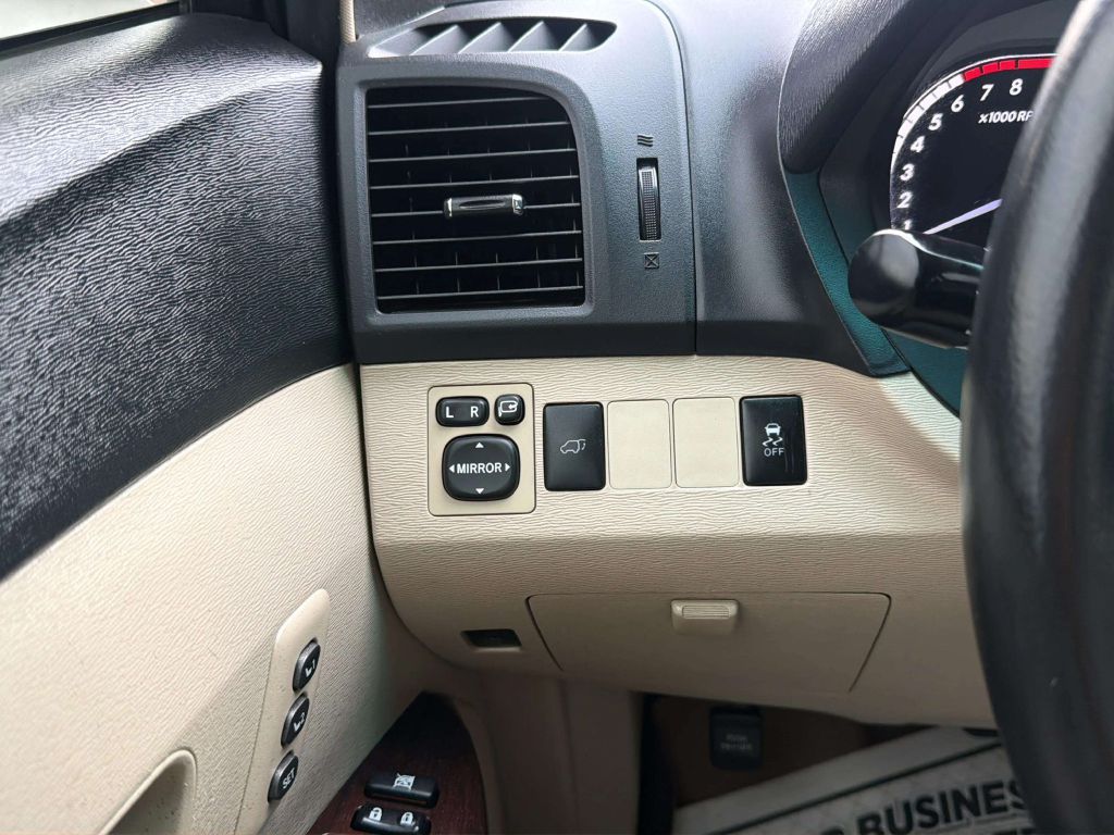 Photo 24 of this TOYOTA VENZA
