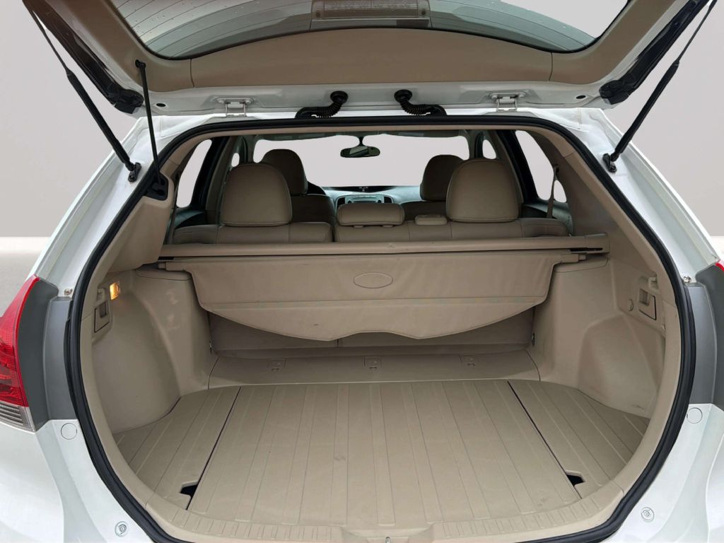 Photo 28 of this TOYOTA VENZA