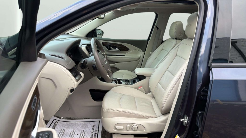 Photo 11 of this GMC TERRAIN