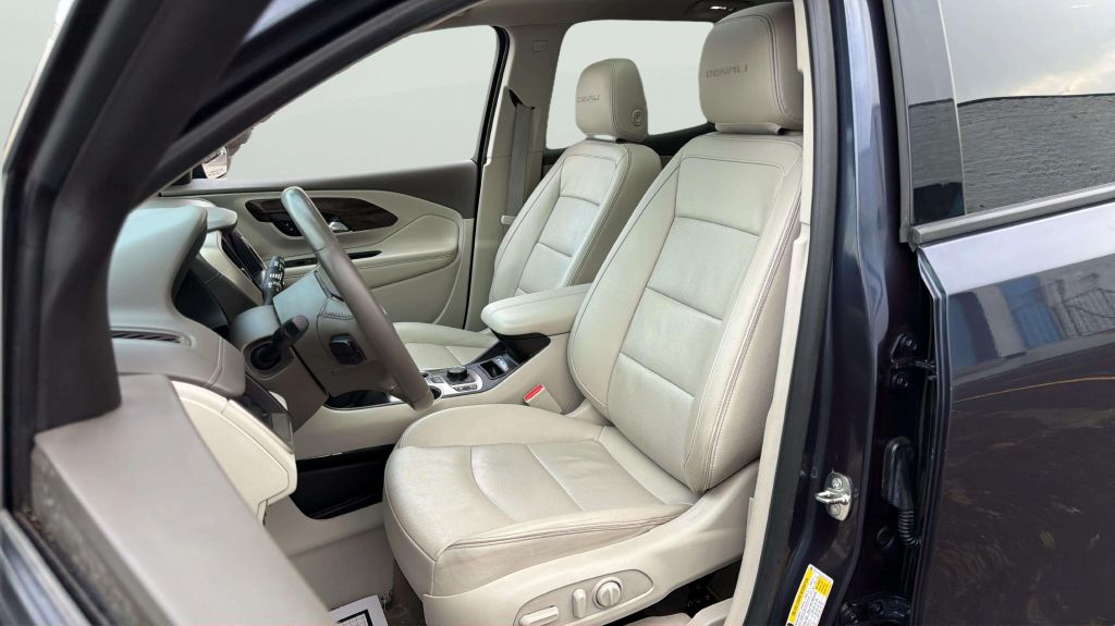 Photo 12 of this GMC TERRAIN