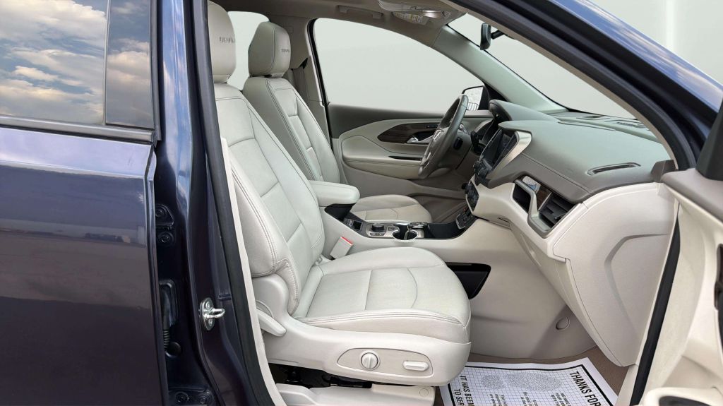 Photo 13 of this GMC TERRAIN