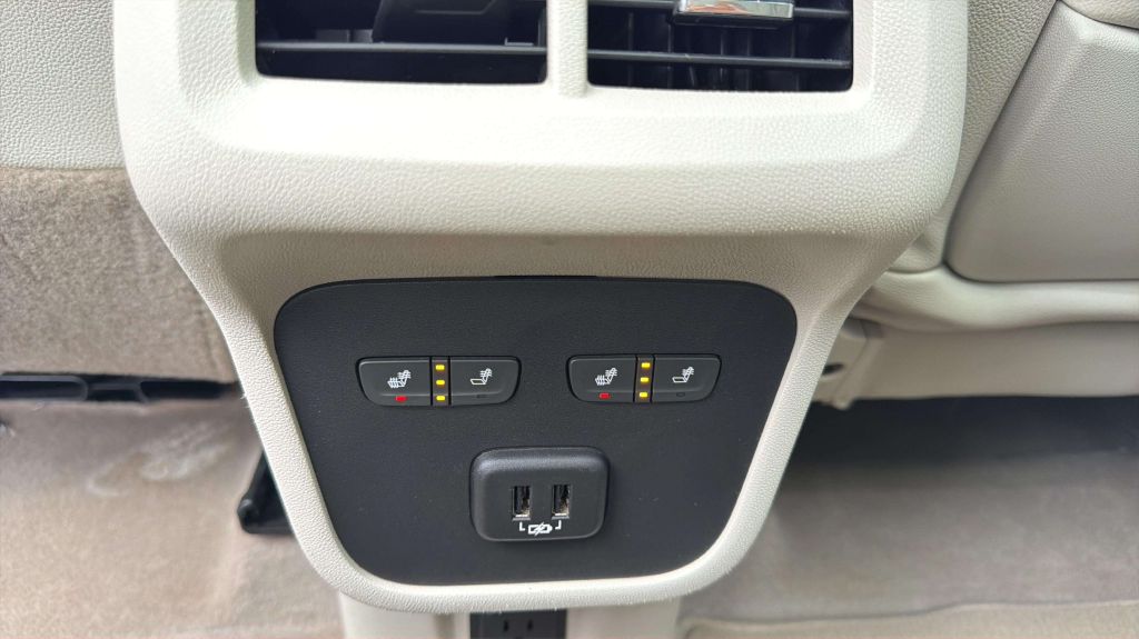 Photo 21 of this GMC TERRAIN