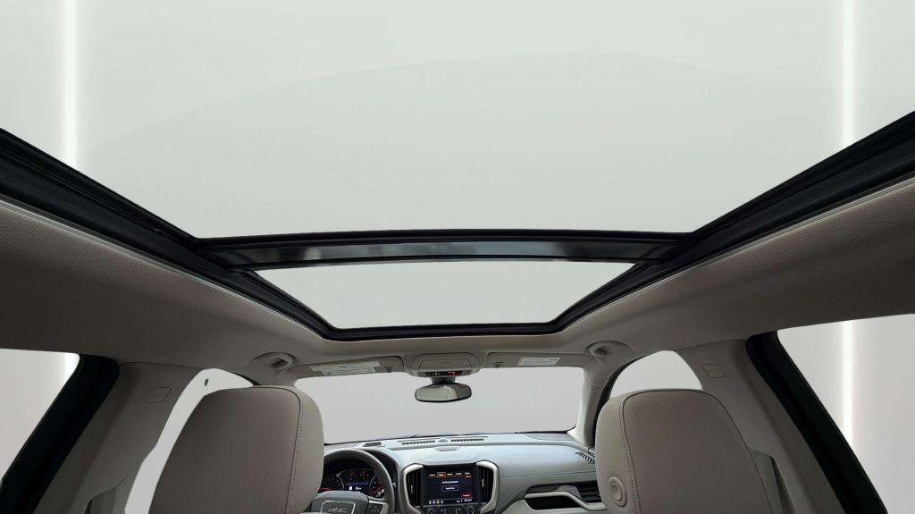 Photo 23 of this GMC TERRAIN