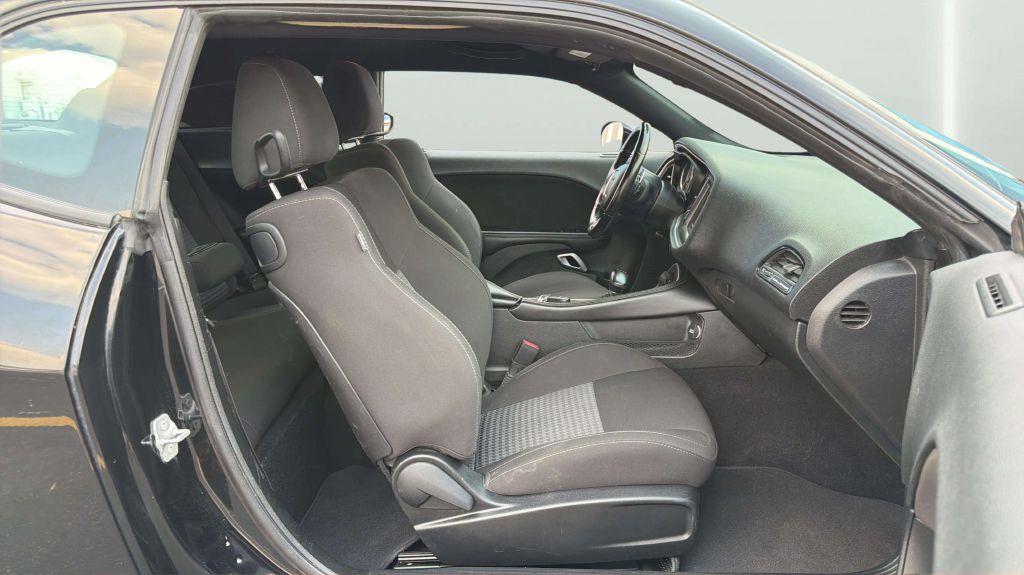 Photo 13 of this DODGE CHALLENGER