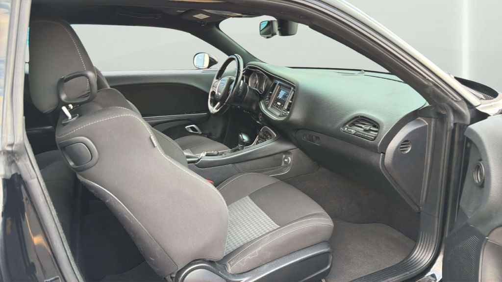 Photo 15 of this DODGE CHALLENGER
