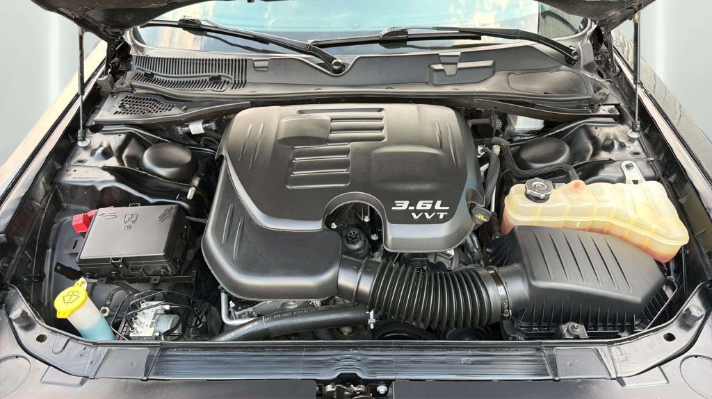 Photo 29 of this DODGE CHALLENGER