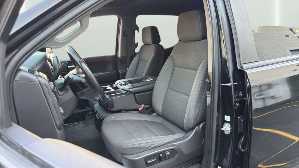 Photo 12 of this CHEVROLET SILVERADO 1500