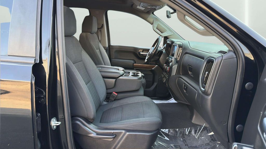 Photo 13 of this CHEVROLET SILVERADO 1500