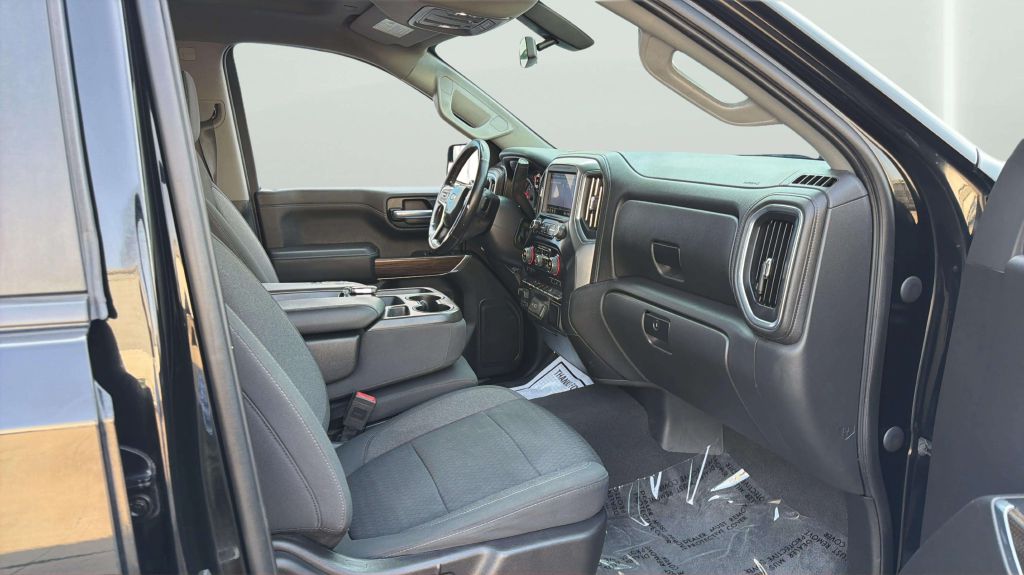 Photo 15 of this CHEVROLET SILVERADO 1500