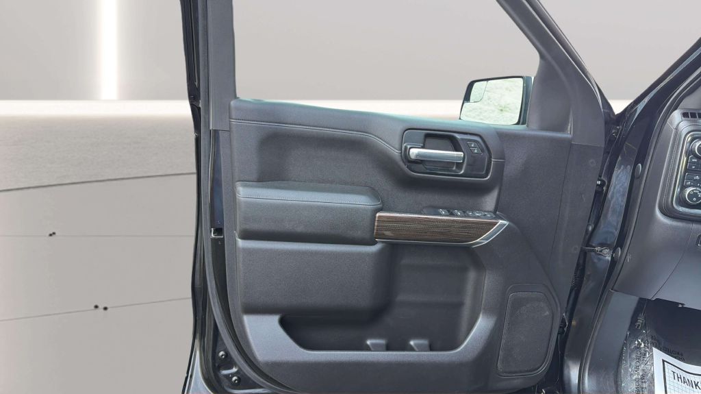 Photo 18 of this CHEVROLET SILVERADO 1500
