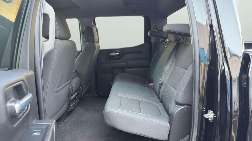 Photo 19 of this CHEVROLET SILVERADO 1500