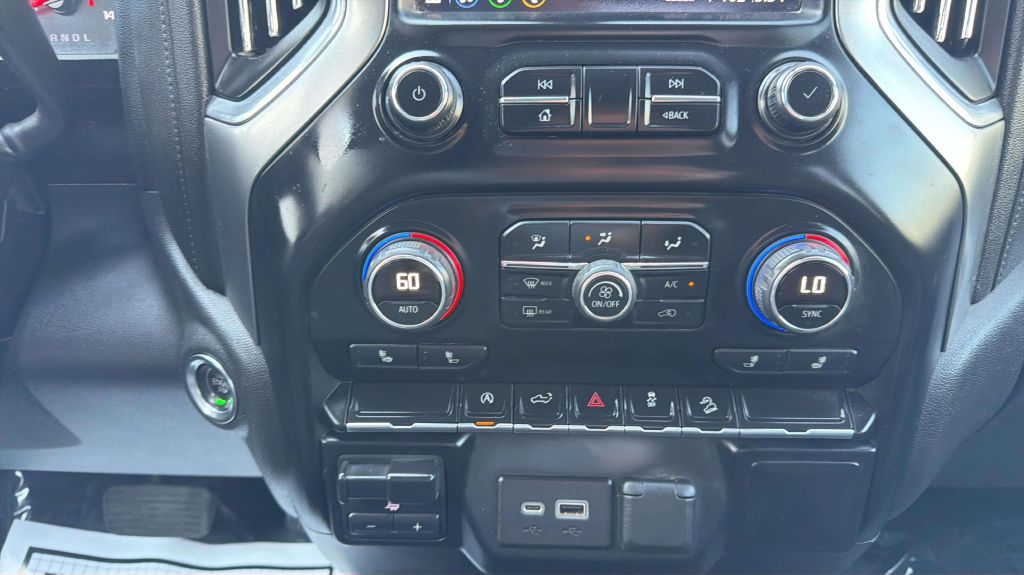 Photo 24 of this CHEVROLET SILVERADO 1500