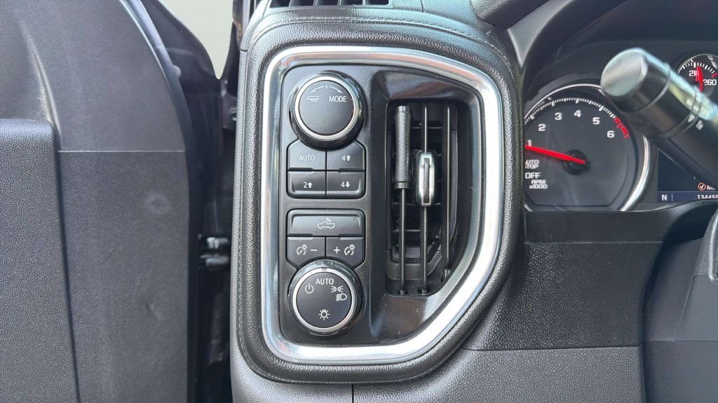 Photo 25 of this CHEVROLET SILVERADO 1500