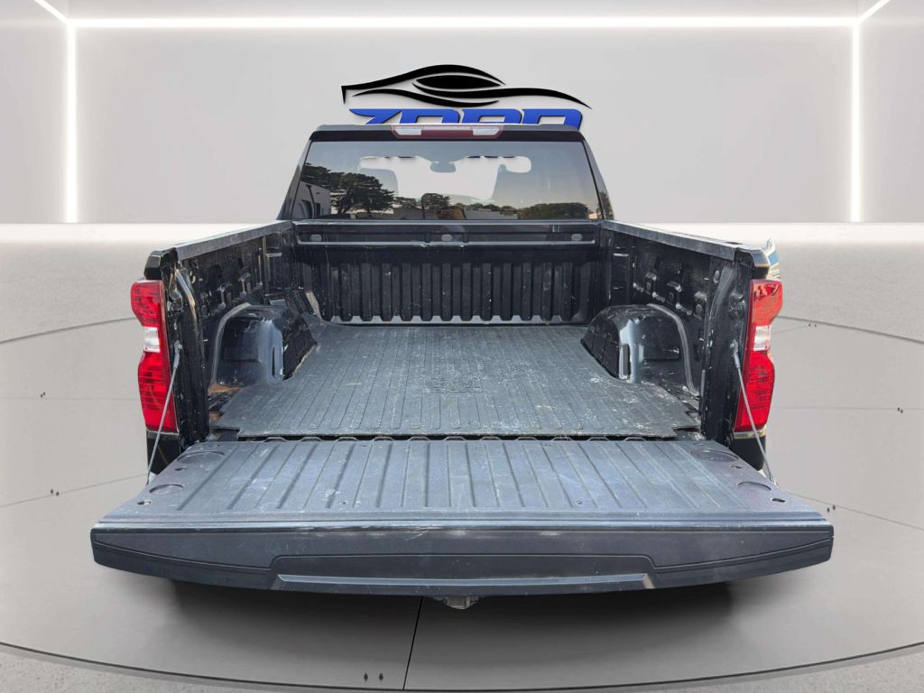 Photo 30 of this CHEVROLET SILVERADO 1500
