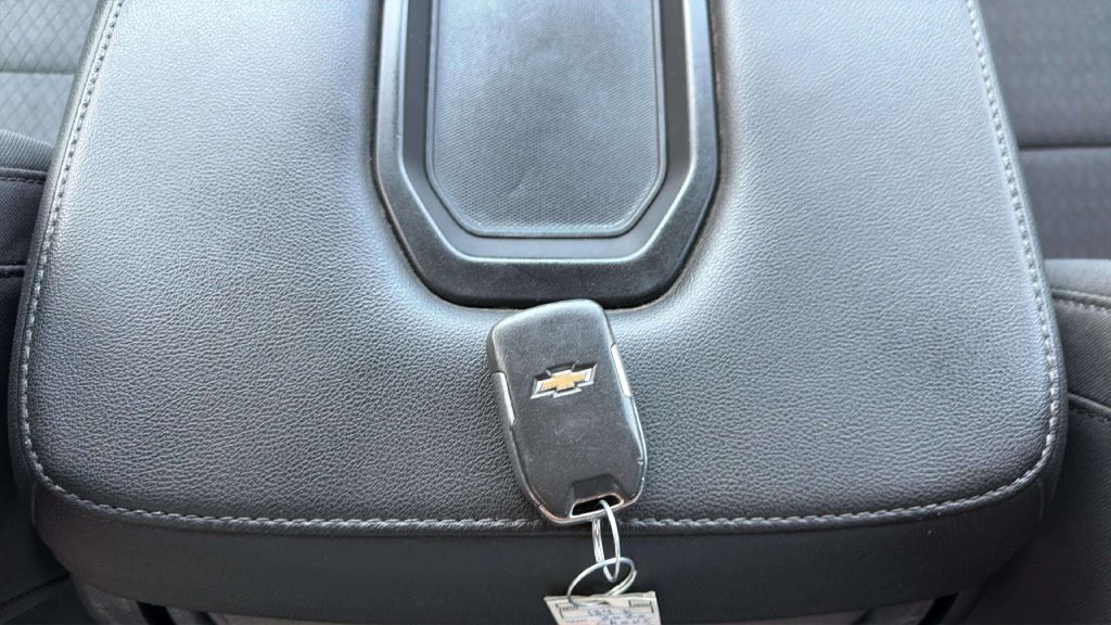 Photo 31 of this CHEVROLET SILVERADO 1500
