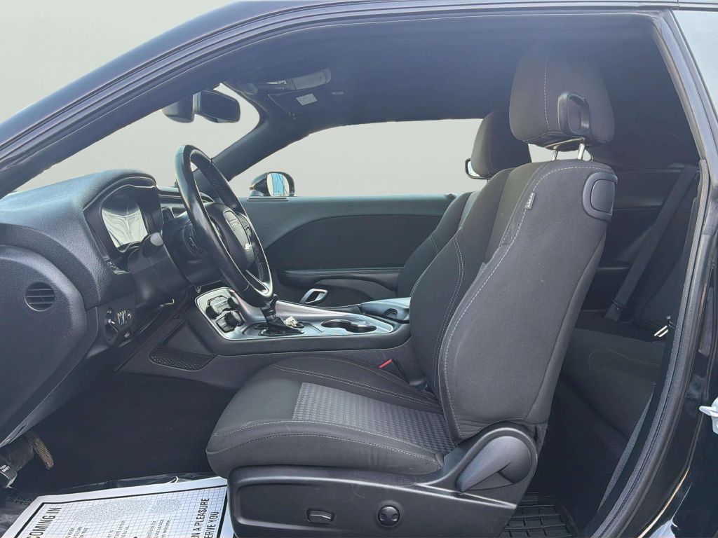 Photo 10 of this DODGE CHALLENGER