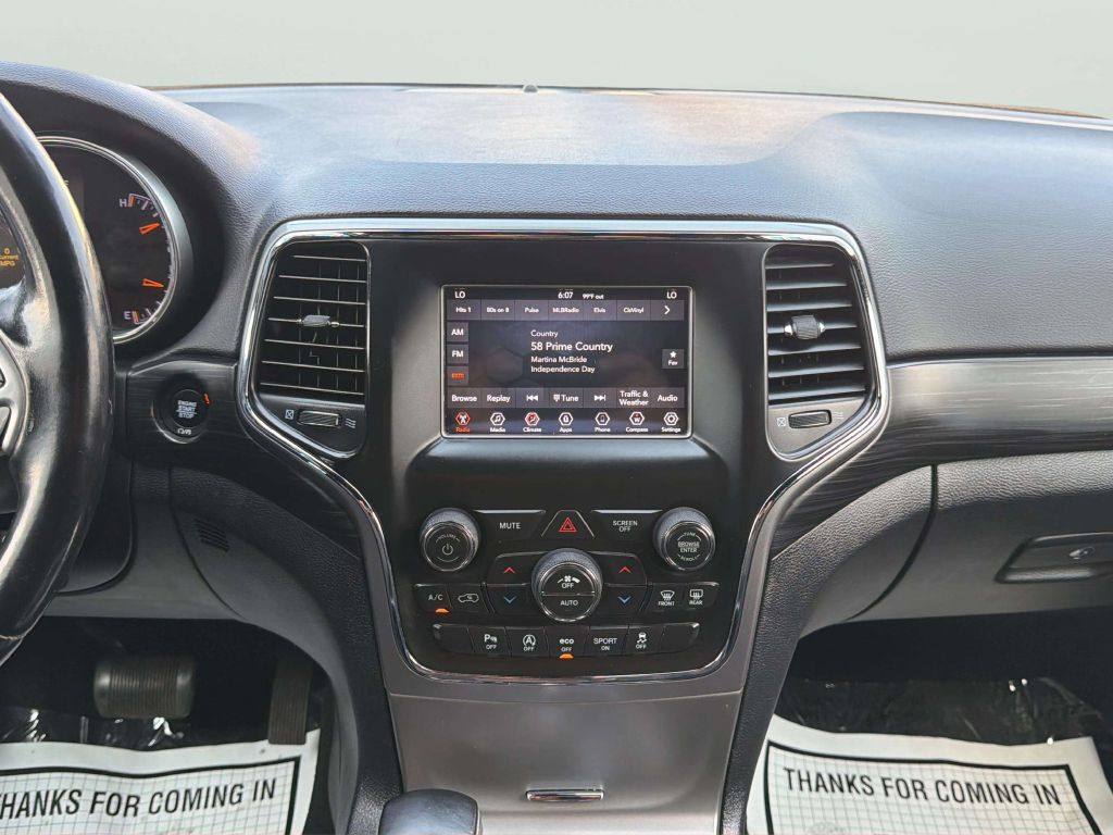 Photo 16 of this JEEP GRAND CHEROKEE