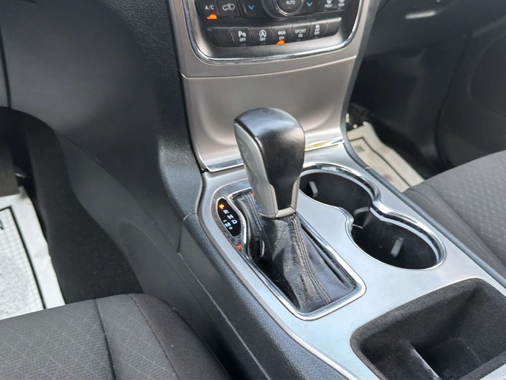 Photo 18 of this JEEP GRAND CHEROKEE