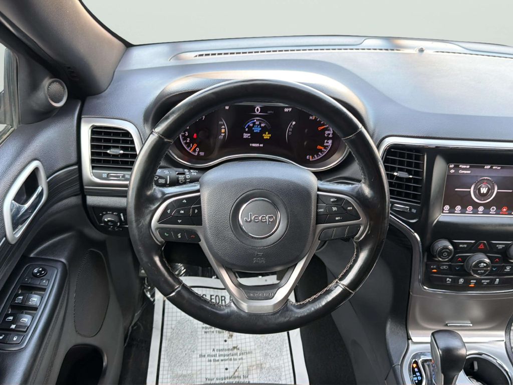 Photo 19 of this JEEP GRAND CHEROKEE