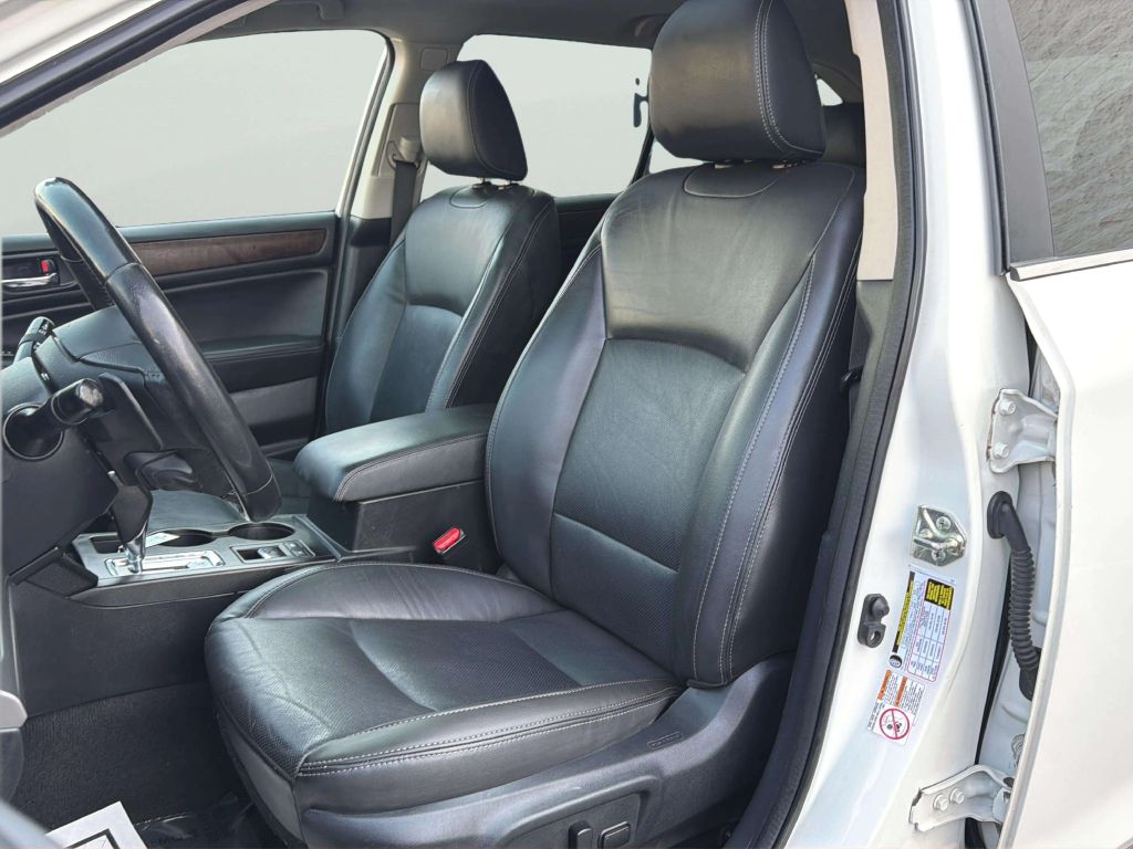 Photo 13 of this SUBARU OUTBACK