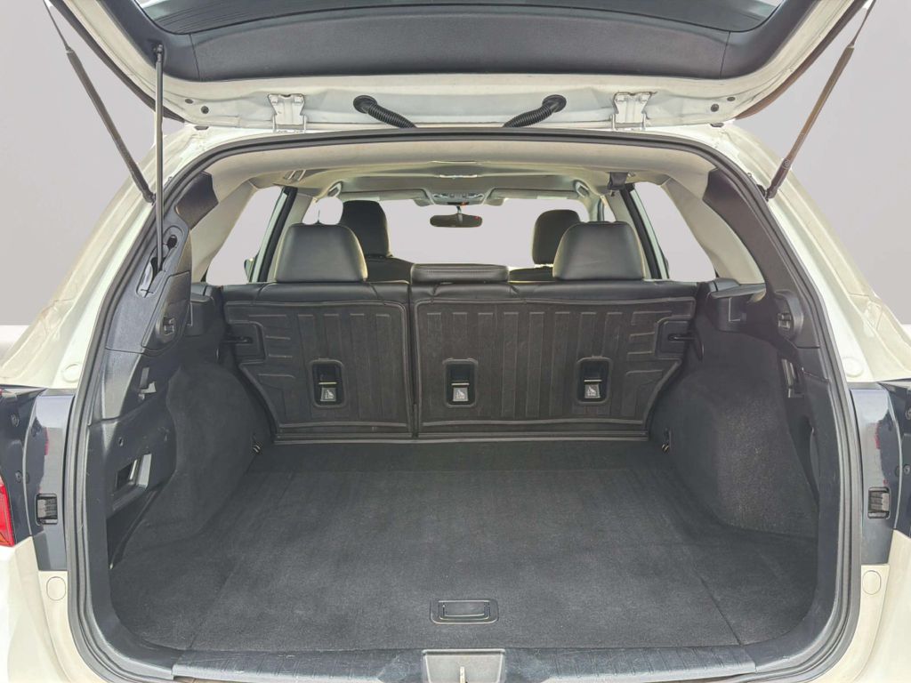 Photo 33 of this SUBARU OUTBACK