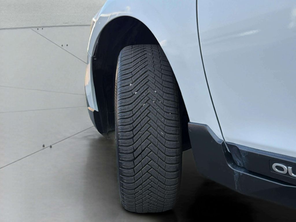 Photo 36 of this SUBARU OUTBACK