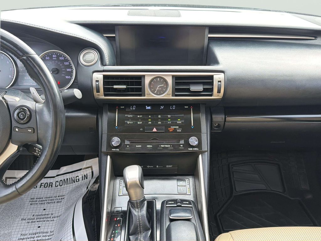 Photo 18 of this LEXUS IS 250