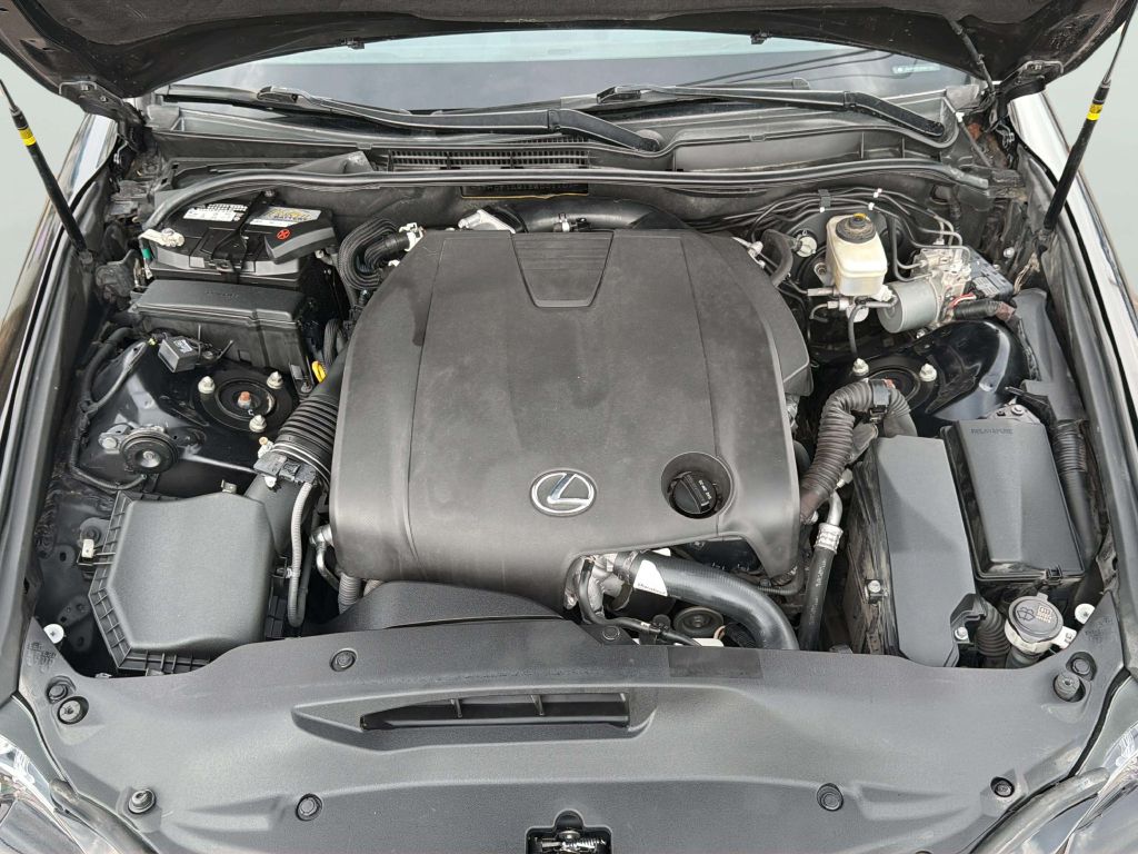 Photo 26 of this LEXUS IS 250