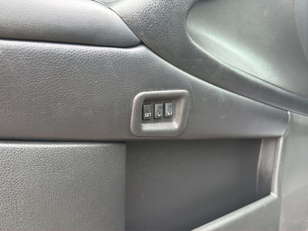 Photo 18 of this NISSAN MURANO