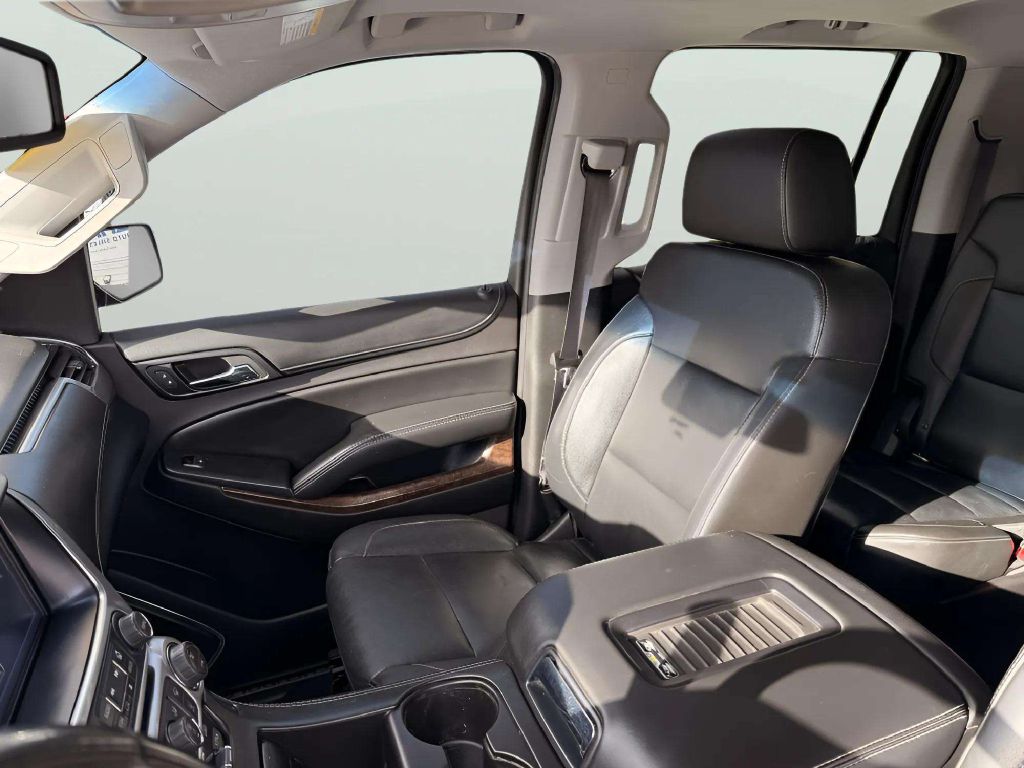 Photo 14 of this CHEVROLET SUBURBAN