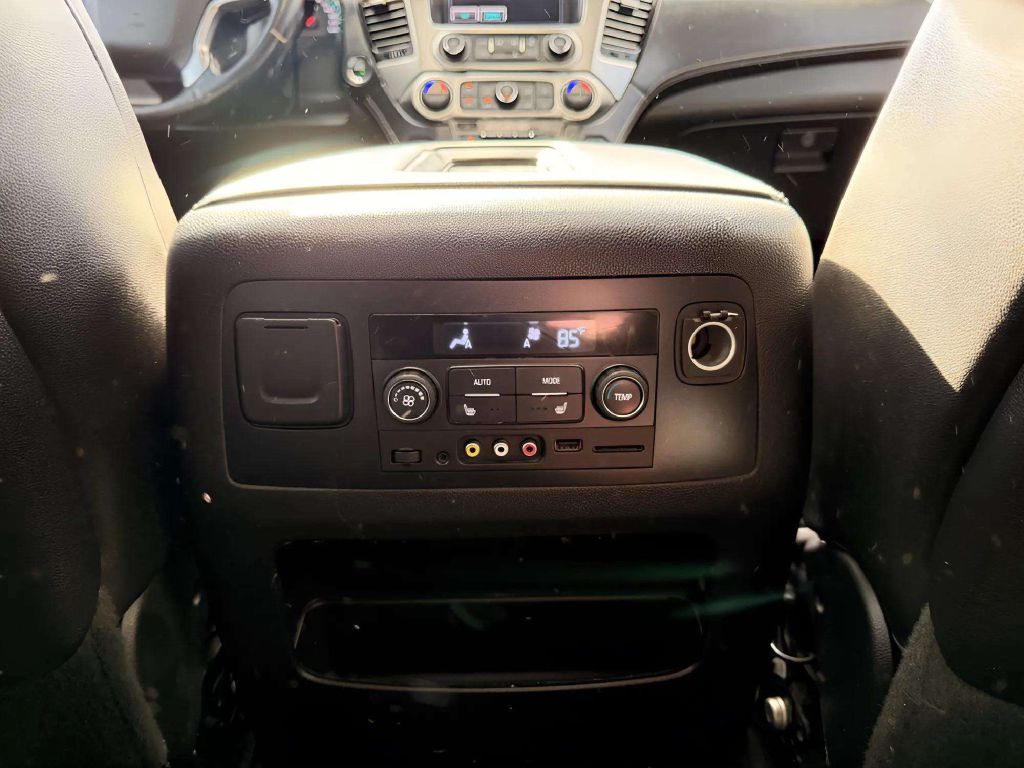 Photo 18 of this CHEVROLET SUBURBAN