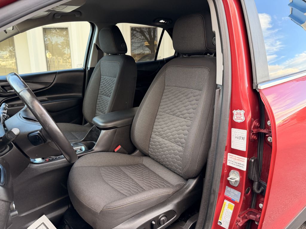 Photo 13 of this CHEVROLET EQUINOX