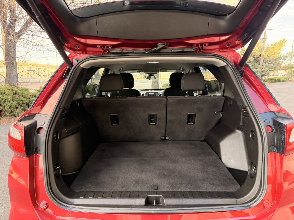 Photo 26 of this CHEVROLET EQUINOX