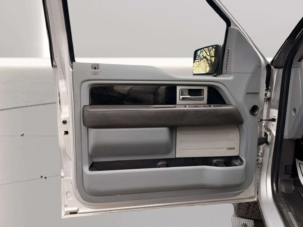 Photo 26 of this FORD F-150