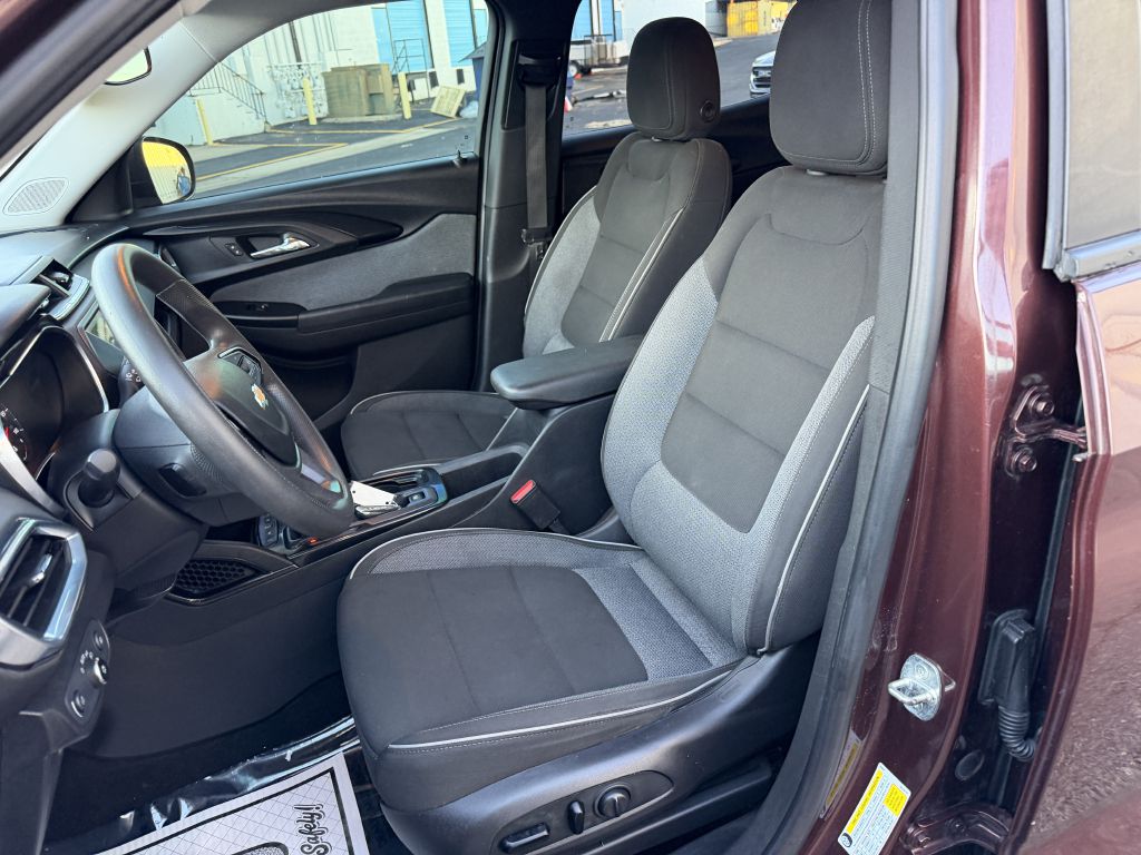 Photo 12 of this CHEVROLET TRAILBLAZER