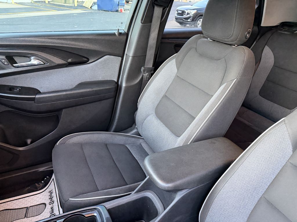 Photo 13 of this CHEVROLET TRAILBLAZER