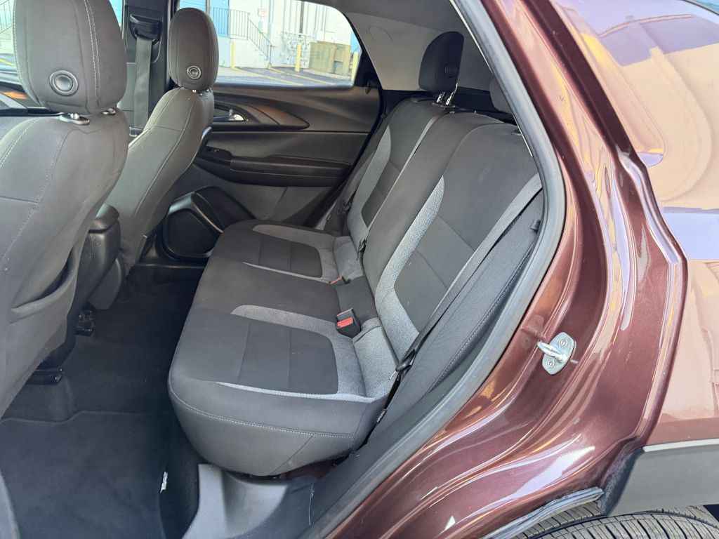 Photo 16 of this CHEVROLET TRAILBLAZER