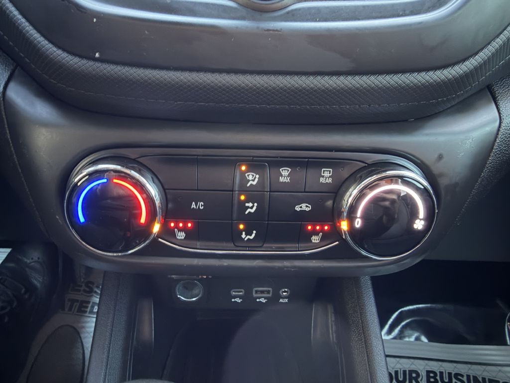 Photo 22 of this CHEVROLET TRAILBLAZER