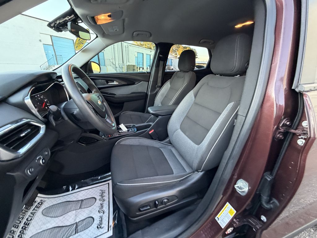 Photo 25 of this CHEVROLET TRAILBLAZER