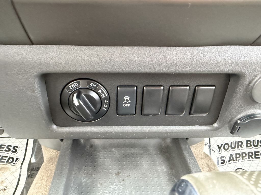 Photo 22 of this NISSAN XTERRA