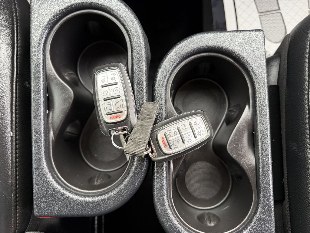 Photo 29 of this CHRYSLER PACIFICA