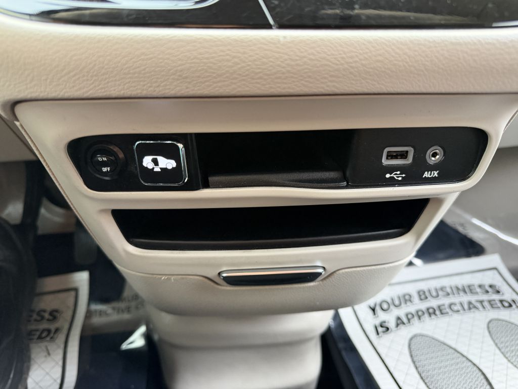 Photo 32 of this CHRYSLER PACIFICA
